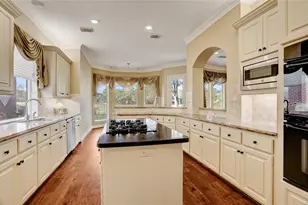 2710 St Annes Dr, Sugar Land, TX 77479 - Photo 12