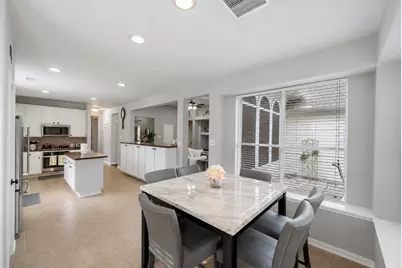 6 W Prairie Dawn Circle, The Woodlands, TX 77385 - Photo 8