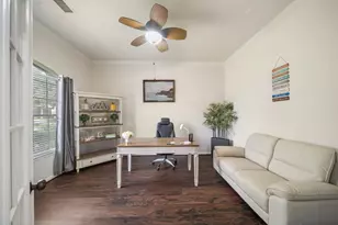 6 W Prairie Dawn Cir, The Woodlands, TX 77385 - Photo 4