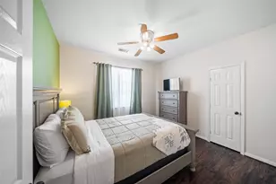 6 W Prairie Dawn Cir, The Woodlands, TX 77385 - Photo 16