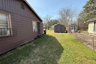 8125 Shotwell St, Houston, TX 77016 - Photo 2