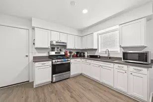 229 Austin St, Angleton, TX 77515 - Photo 10