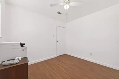 229 Austin Street, Angleton, TX 77515 - Photo 22
