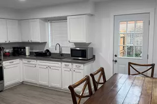 229 Austin St, Angleton, TX 77515 - Photo 12