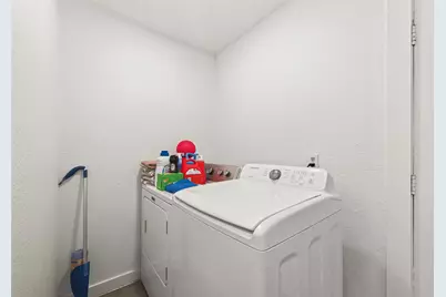 229 Austin Street, Angleton, TX 77515 - Photo 14