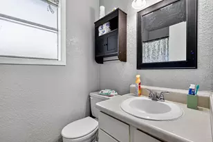 229 Austin St, Angleton, TX 77515 - Photo 22