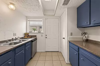 6375 S Briar Bayou Drive, Houston, TX 77072 - Photo 14