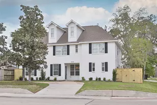 979 W 43rd St, Houston, TX 77018 - Photo 1