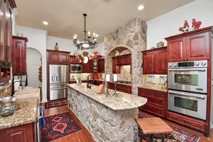 4046 Woodfox St, Houston, TX 77025 - Photo 10