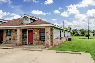 330 6th St, Hempstead, TX 77445 - Photo 1