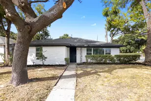 4717 Pickfair St, Houston, TX 77026 - Photo 2
