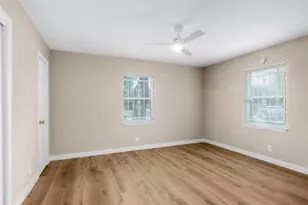 4717 Pickfair St, Houston, TX 77026 - Photo 10