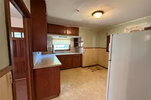 303 5th St, Louise, TX 77455 - Photo 8