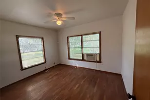 303 5th St, Louise, TX 77455 - Photo 16