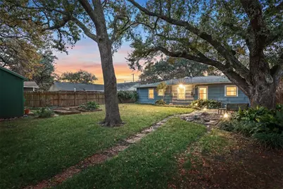 1506 14th Avenue N, Texas City, TX 77590 - Photo 4