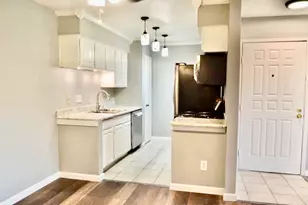 2110 Wilcrest Dr, Houston, TX 77042 - Photo 14