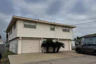60 Tarpon St, Bayou Vista, TX 77563 - Photo 1