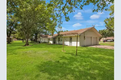 290 E Smith St, Sour Lake, TX 77659 - Photo 4