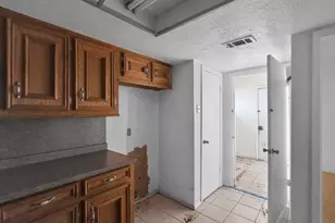 11831 Bee Ln, Houston, TX 77067 - Photo 8