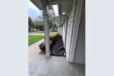 705 Balmoral Court, Friendswood, TX 77546 - Photo 8