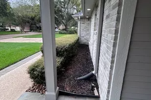 705 Balmoral Ct, Friendswood, TX 77546 - Photo 8
