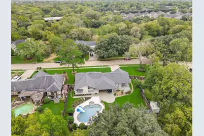 705 Balmoral Court, Friendswood, TX 77546 - Photo 28