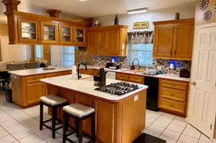 620 34th St N, Texas City, TX 77590 - Photo 10