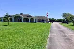 620 34th St N, Texas City, TX 77590 - Photo 2