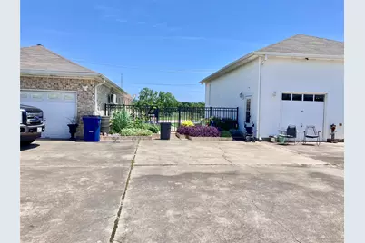 620 34th Street N, Texas City, TX 77590 - Photo 4
