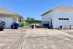 620 34th St N, Texas City, TX 77590 - Photo 4