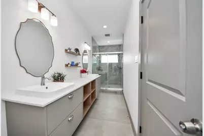 926 N Victory Drive, Houston, TX 77088 - Photo 34