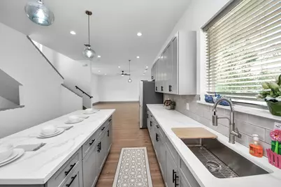 926 N Victory Drive, Houston, TX 77088 - Photo 16