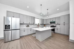 926 N Victory Dr, Houston, TX 77088 - Photo 18