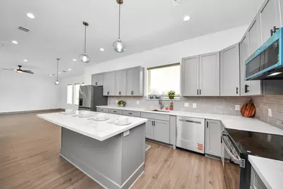 926 N Victory Drive, Houston, TX 77088 - Photo 12
