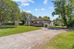2813 Avenue H, San Leon, TX 77539 - Photo 1