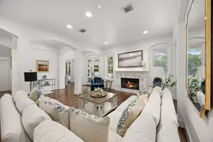 330 E Gaywood Dr, Houston, TX 77079 - Photo 10