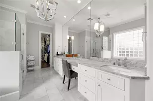 330 E Gaywood Dr, Houston, TX 77079 - Photo 14