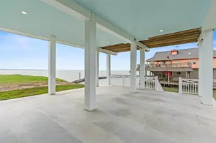 107 Gulf Dr, Tiki Island, TX 77554 - Photo 42