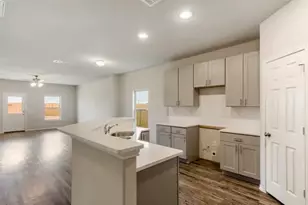 18722 Callalily Bloom Ct, Tomball, TX 77377 - Photo 2