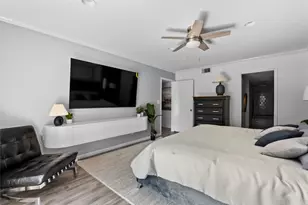 604 S Ripple Creek Dr, Houston, TX 77057 - Photo 16