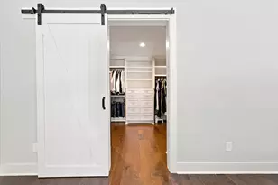 8849 Larston St, Spring Valley Village, TX 77055 - Photo 22