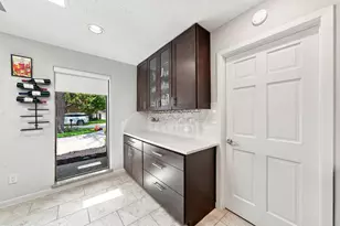 8849 Larston St, Spring Valley Village, TX 77055 - Photo 12