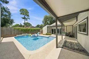 8849 Larston St, Spring Valley Village, TX 77055 - Photo 32