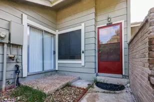 13034 Greenway Chase Ct, Houston, TX 77072 - Photo 2