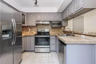 13034 Greenway Chase Ct, Houston, TX 77072 - Photo 8