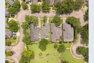 1915 Supplejack Court, Sugar Land, TX 77479 - Photo 8