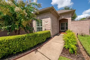 1915 Supplejack Ct, Sugar Land, TX 77479 - Photo 10