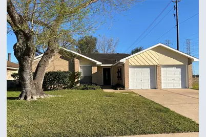 302 El Toro Lane, Houston, TX 77598 - Photo 1