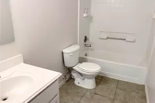 8911 Danbury Hollow Ln, Houston, TX 77075 - Photo 10