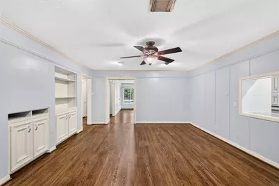 5262 Briarbend Drive, Houston, TX 77096 - Photo 10